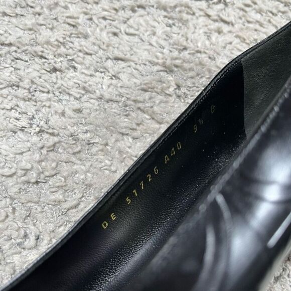 Salvatore Ferragamo Vintage Black Leather Logo Embossed Pump Heels - Picture 6 of 6